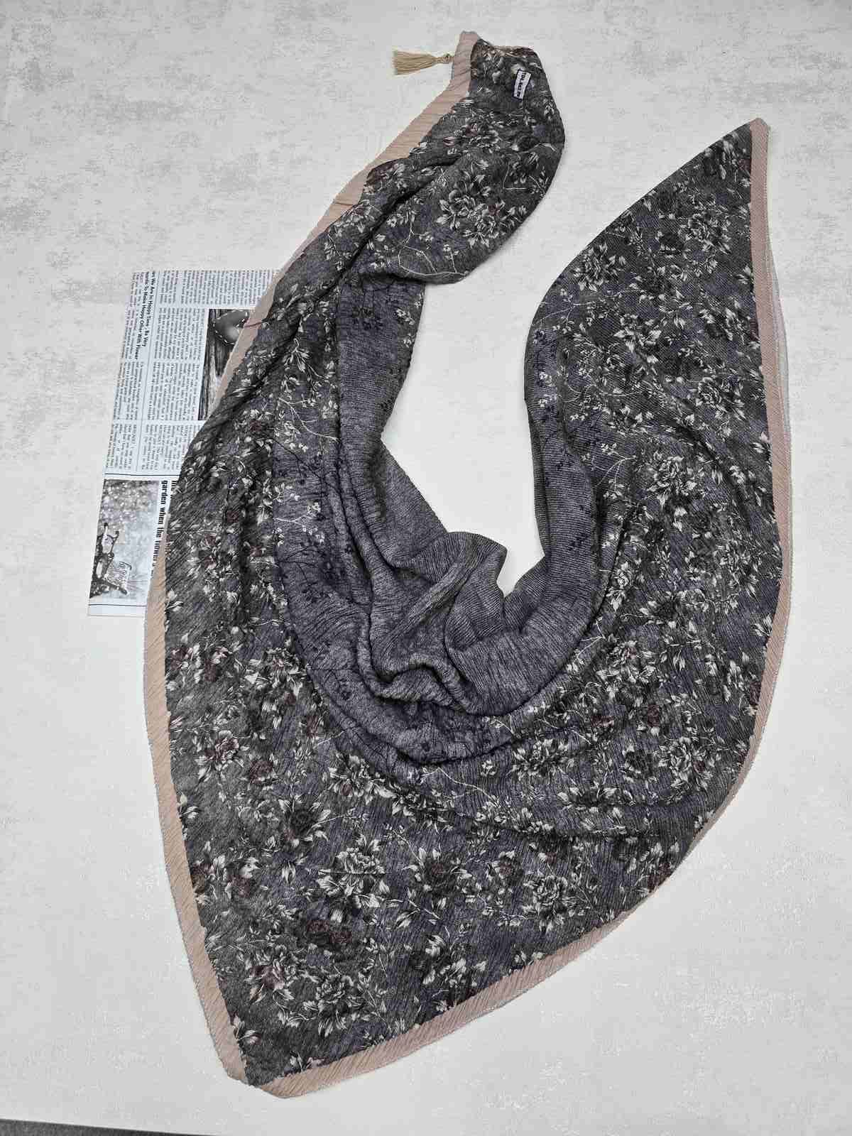 20260603_213208 روسری وارداتی پلیسه برشکا طرح گل رز کد 268 - Image 1