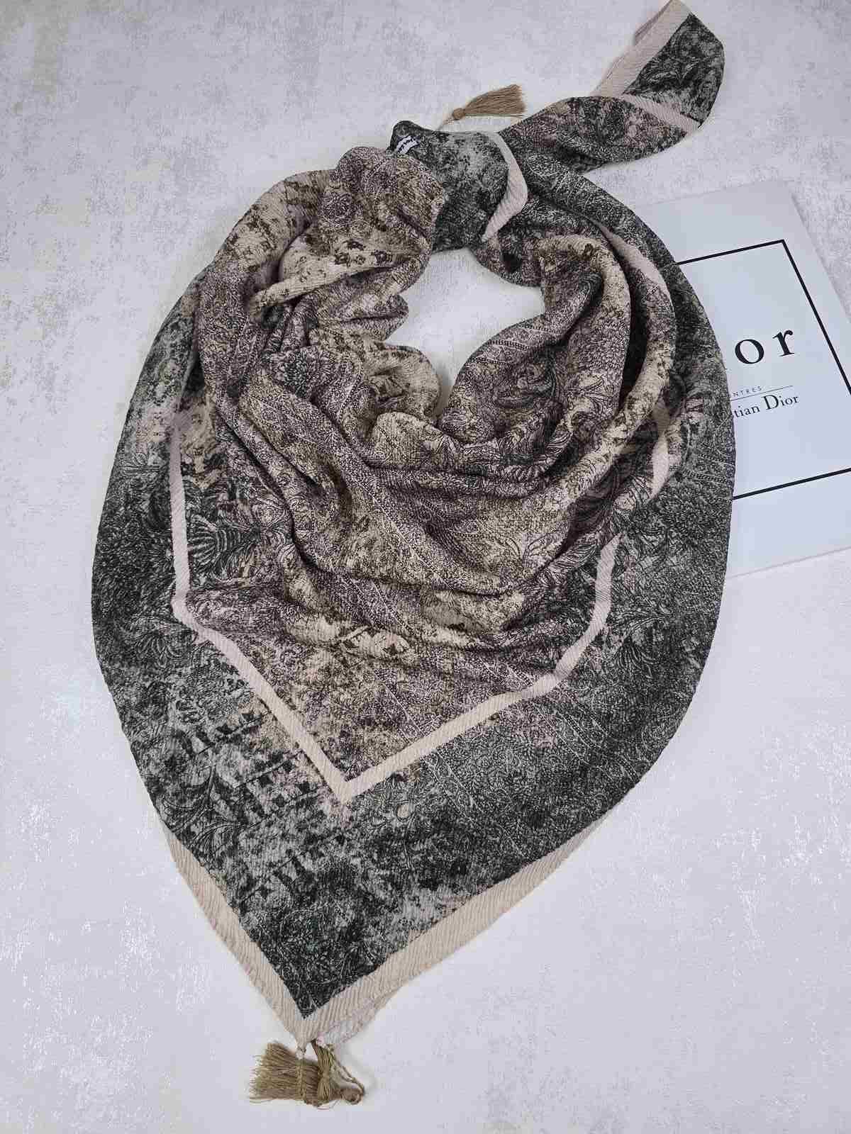 20260618_143833 روسری نخی کلیشه طرح شالیزار کد 306 - Image 1