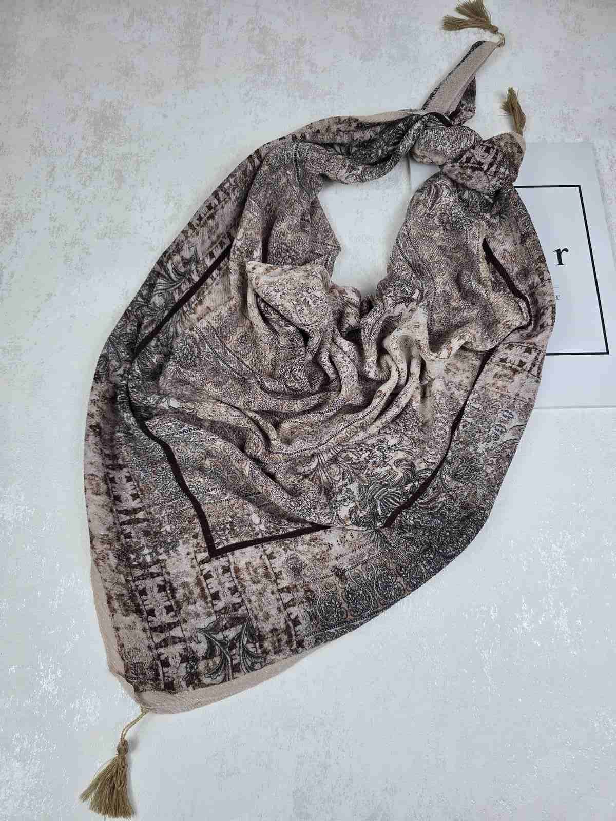 20260618_144937 روسری نخی کلیشه طرح شالیزار کد 301 - Image 1